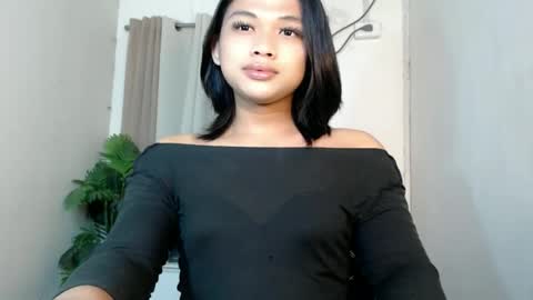 Deluxe online show from May 27, 2026, 10:07 pm