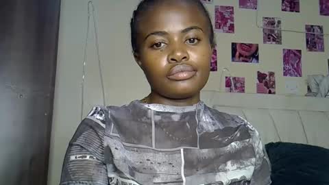 seductive glow online show from January 19, 2026, 6:06 am