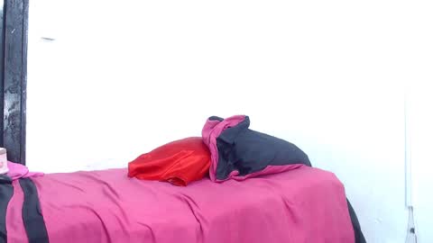 Estefany online show from March 7, 2025, 12:45 pm