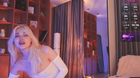 Chia online show from October 8, 2025, 9:56 pm