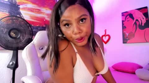 Snapshot of seexy_queen chatting on December 14, 2024, 9:02 pm Queen online show from December 14, 2024, 9:02 pm