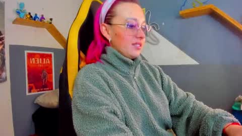 Snapshot of sejmet_5 chatting on November 28, 2025, 5:26 pm Yeyis online show from November 28, 2025, 5:26 pm