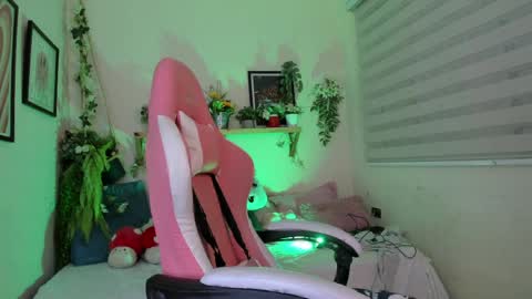 Snapshot of sejmet_5 chatting on April 9, 2026, 3:06 am Yeyis online show from April 9, 2026, 3:06 am