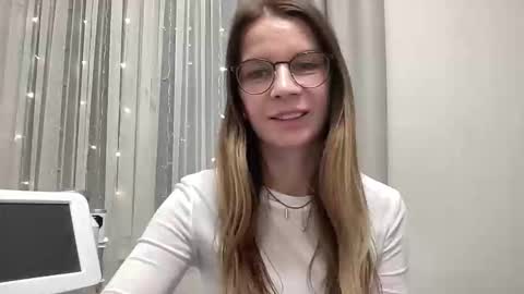 Snapshot of selamiyaa chatting on April 8, 2026, 2:28 pm selamiyaa online show from April 8, 2026, 2:28 pm
