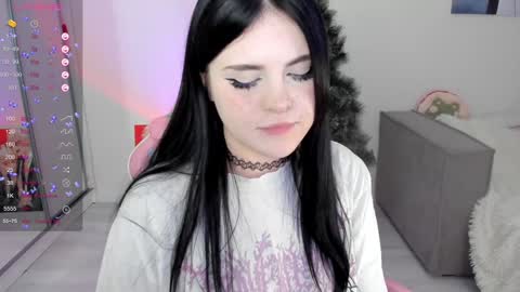 Snapshot of selena___cute chatting on December 20, 2024, 8:17 am Selena online show from December 20, 2024, 8:17 am