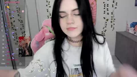 Snapshot of selena___cute chatting on February 11, 2025, 5:05 am Selena online show from February 11, 2025, 5:05 am