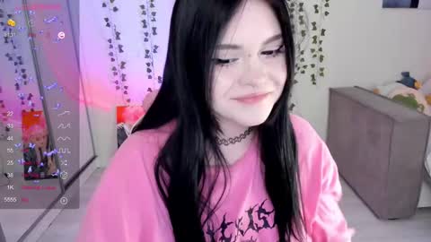 Snapshot of selena___cute chatting on February 27, 2025, 5:13 am Selena online show from February 27, 2025, 5:13 am