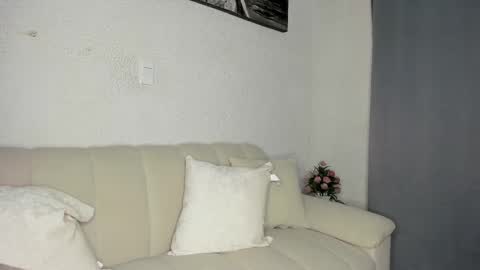 Snapshot of selena_fox18 chatting on March 5, 2026, 2:51 am online show from March 5, 2026, 2:51 am
