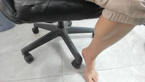 selena roberts online show from October 14, 2025, 2:51 pm