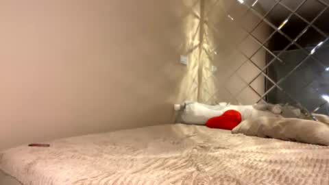Snapshot of selena_shawty chatting on September 9, 2025, 3:55 pm H i  My names is Selena Welcome to my room  Please thumbs up - its important online show from September 9, 2025, 3:55 pm