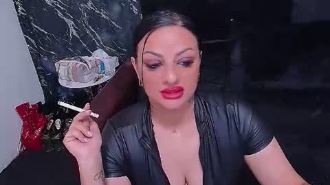 Snapshot of selena_vixen chatting on July 14, 2026, 4:28 am Selene online show from July 14, 2026, 4:28 am