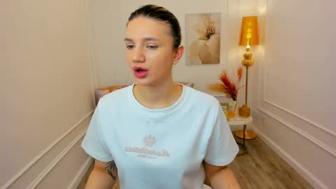 selenaemoore online show from April 2, 2026, 3:26 am