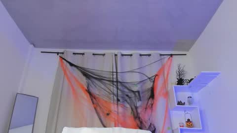 selenafox online show from October 28, 2025, 2:04 am