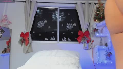 selenafox online show from November 29, 2025, 2:03 am