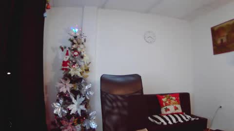 Snapshot of selene_fortuna chatting on December 16, 2024, 1:21 am Selene Fortuna online show from December 16, 2024, 1:21 am