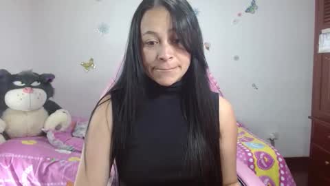 selene_mixx online show from May 27, 2026, 7:55 pm