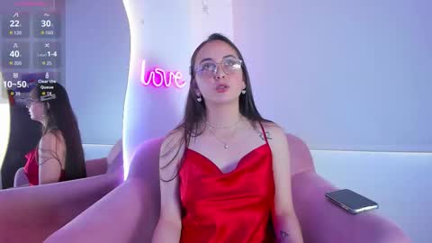 selene_swee online show from September 17, 2025, 5:25 pm