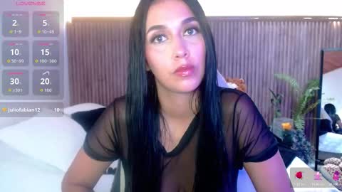 INDEPENDENT  model Instagram  selenevega08 online show from October 16, 2025, 4:41 pm