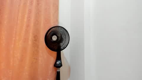 Selene Lujan online show from February 9, 2026, 11:25 am