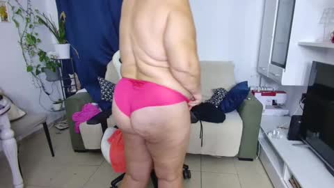 Selenna online show from April 18, 2026, 7:58 pm