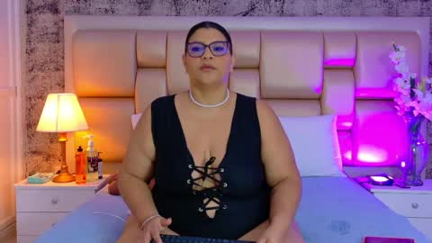 Selenna Cooper online show from April 1, 2026, 11:55 am