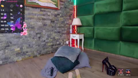 Selen online show from March 4, 2026, 7:53 pm