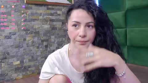Snapshot of selensummer chatting on May 3, 2026, 4:07 am Selen online show from May 3, 2026, 4:07 am
