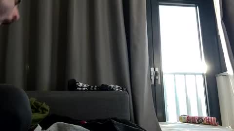 Snapshot of selfiepicdump chatting on January 3, 2025, 1:25 pm Julian Kinky Bi-guy online show from January 3, 2025, 1:25 pm