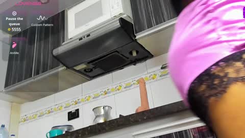 Snapshot of selket_ chatting on January 31, 2025, 11:13 am Selket online show from January 31, 2025, 11:13 am