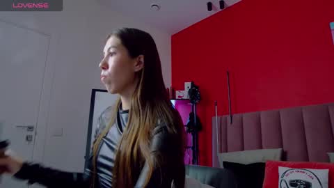 Nicole online show from September 15, 2025, 1:38 am