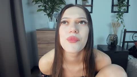 Snapshot of sellectorry chatting on June 25, 2026, 7:35 am Julia online show from June 25, 2026, 7:35 am