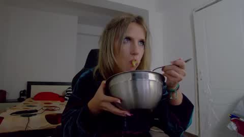 Snapshot of sellena_angel chatting on October 27, 2025, 11:36 am sellena_angel online show from October 27, 2025, 11:36 am