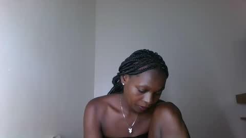 sellinprinces online show from November 3, 2025, 10:05 am