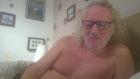 Snapshot of seniorfuntime1556 chatting on January 20, 2025, 8:07 pm Summiteer online show from January 20, 2025, 8:07 pm