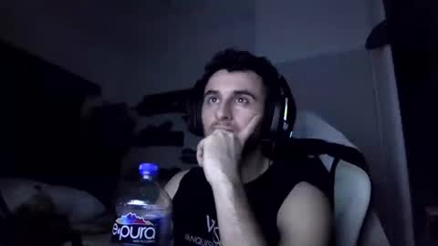 Snapshot of senitzzu chatting on February 4, 2025, 3:00 am PAJACONTROL online show from February 4, 2025, 3:00 am