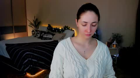 sensitiveheartt online show from December 14, 2025, 7:29 pm