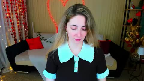 sensitiveheartt online show from March 17, 2026, 7:39 pm