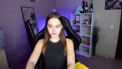 Emily  online show from October 2, 2025, 8:43 am