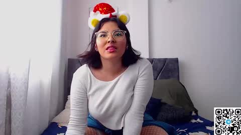 Camille and sophie online show from December 24, 2024, 8:16 pm