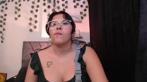 Camille and sophie online show from February 20, 2025, 11:32 pm