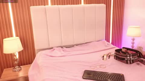 Sensual Kim77 online show from June 5, 2026, 12:33 pm
