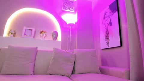 sensual_shanel online show from May 7, 2026, 2:17 am