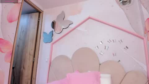 sensual_shanel online show from May 17, 2026, 3:37 am
