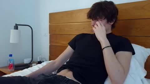 Cam online show from February 25, 2025, 7:25 pm