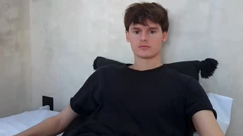 Cam online show from October 20, 2025, 7:03 pm