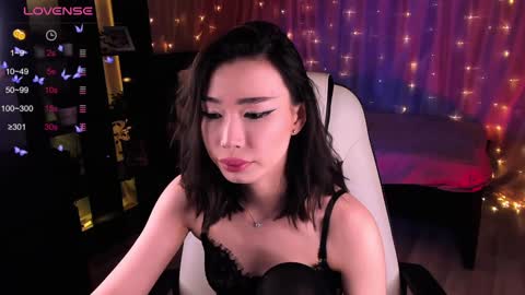 Kiki online show from December 12, 2024, 6:42 pm