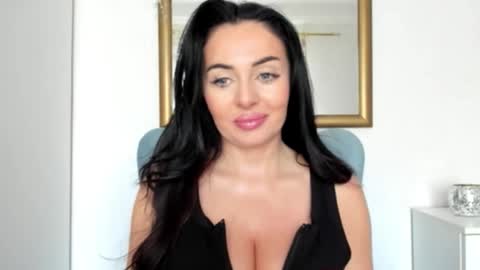 sensuallstella online show from May 13, 2026, 6:44 am
