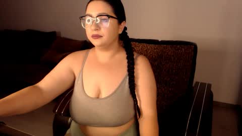 Snapshot of sensualmonique chatting on September 9, 2025, 9:25 pm SensualMonique online show from September 9, 2025, 9:25 pm