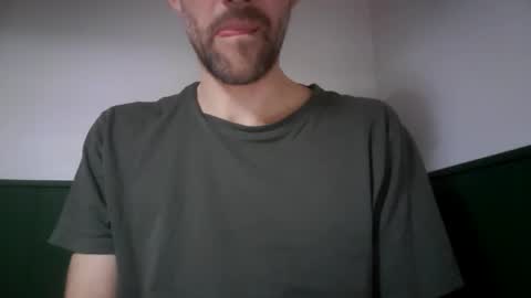 Snapshot of sensuasculine chatting on April 4, 2026, 10:40 pm Matt online show from April 4, 2026, 10:40 pm