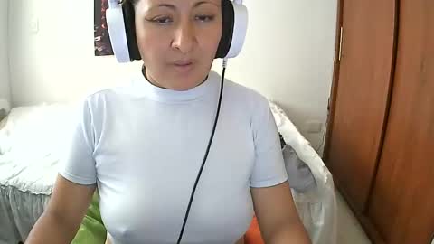 senthix  heyy promo en OnlyFans aprovecha 85 descuento online show from February 6, 2025, 6:24 pm